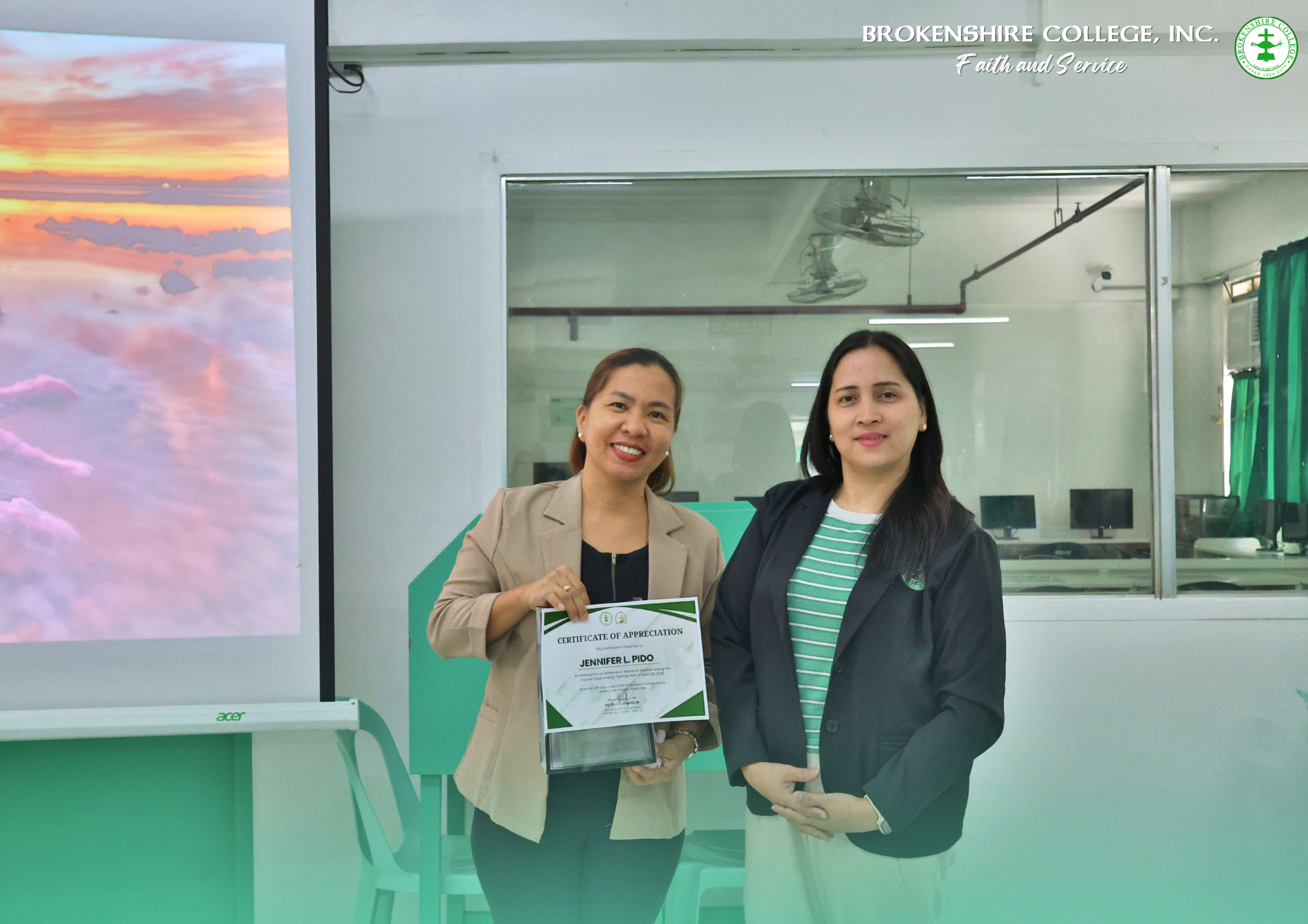 𝗔𝗱𝘃𝗮𝗻𝗰𝗶𝗻𝗴 𝗔𝗰𝗮𝗱𝗲𝗺𝗶𝗰 𝗘𝘅𝗰𝗲𝗹𝗹𝗲𝗻𝗰𝗲 𝗧𝗵𝗿𝗼𝘂𝗴𝗵 𝗖𝗼𝗹𝗹𝗮𝗯𝗼𝗿𝗮𝘁𝗶𝘃𝗲 𝗖𝗼𝘂𝗿𝘀𝗲 𝗣𝗮𝗰𝗸 𝗧𝗿𝗮𝗶𝗻𝗶𝗻𝗴